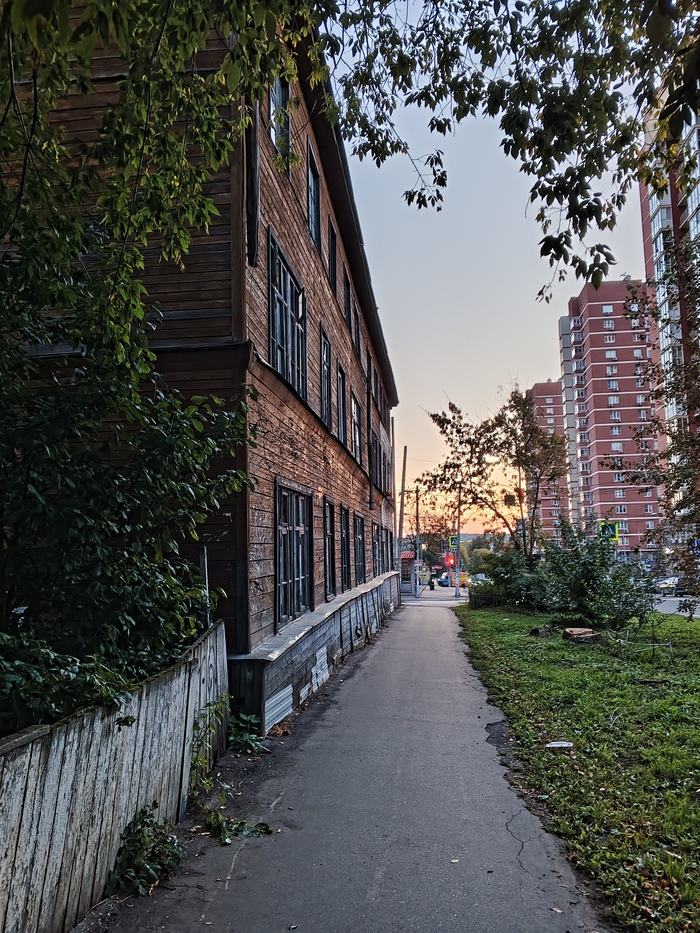 Республиканская - улица контрастов (с)