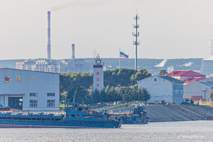 Ничего себе! Откуда над Китаем российский флаг?