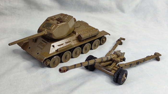 Т-34-85, пушка БС-3 с утеряным бронещитом.