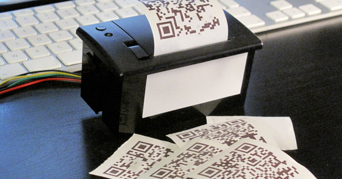Бумажный код. Печать с QR кодом. QR принтер. Принтер для печати QR кодов. Принтер для QR кодов самоклеящихся.