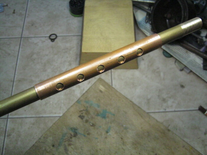 Фото 11. Важный кандидат на затычки-заглушки. Бронзовый прут. Преотлично вошел, как раз с зазором для пайки. Поэт с опилками в голове (Вини-Пух) был бы доволен.