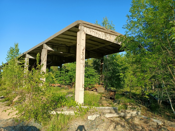 Склад-платформа открытого типа, на 2022 год существовал.