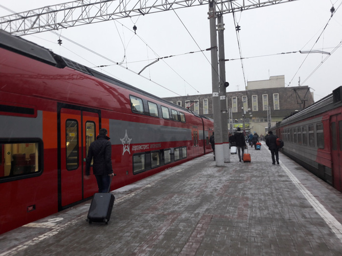 Не стал выпендриваться, и поехал Аэроэкспрессом.