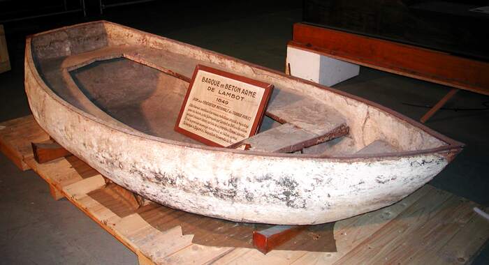 Инновационная бетонная лодка француза Жана-Луи Ламбо.