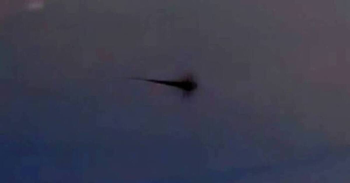 Нло метеориты. Падение метеорита 2022. Нло метеориты. Челябинск метеорит нло. Челябинский метеорит сбили ракетой.