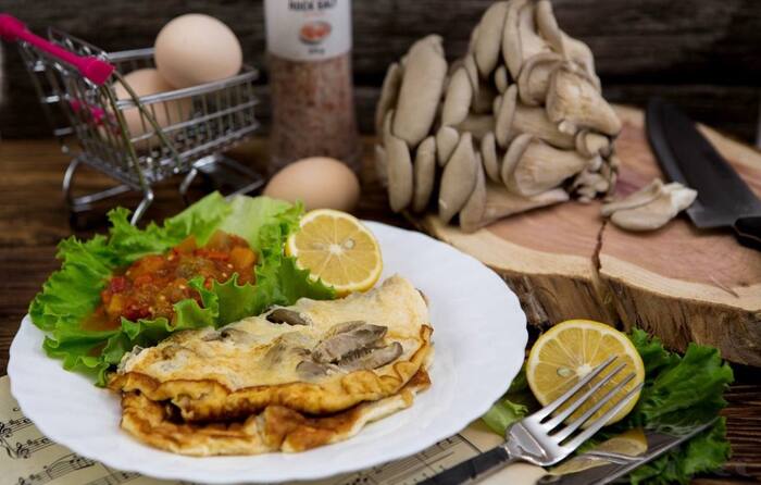 Нежный омлет с грибами