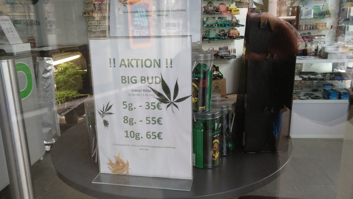 безалкогольная... но все равно, перебор с количеством магазинчиков с подобным товаром по Мария-Хилфе