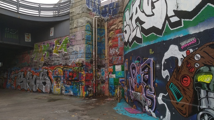 тут видна часть моста