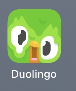 Duolingo слегка пугает. Кто знает в честь чего такая хоррор-иконка ...