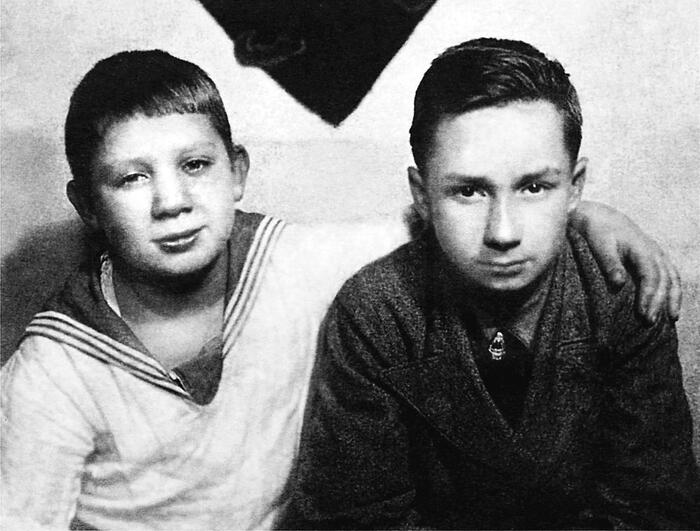 Евгений и Николай Леоновы