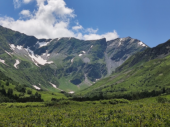 Верхний цирк реки Малая Лаба и ее истоки..