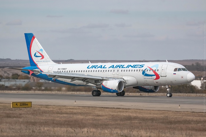Airbus A320, RA-73807, ��������� ���������