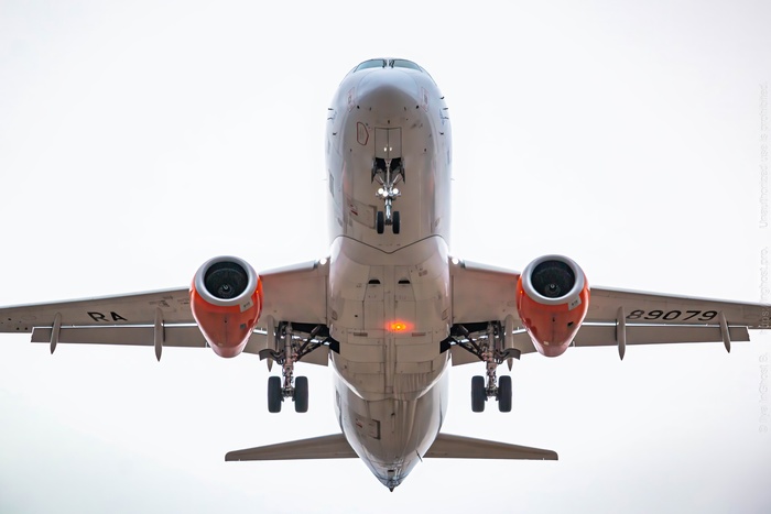Sukhoi Superjet 100, RA-89079, ������