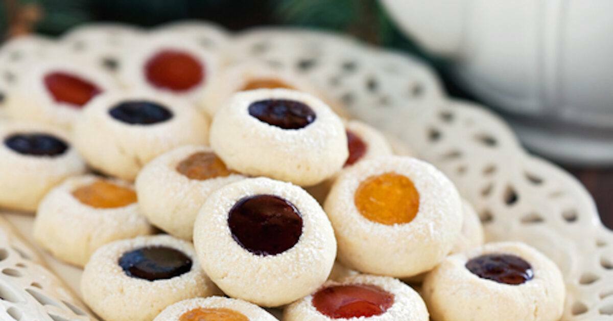 печенье с повидлом. печенье с конфитюром. песочное печенье с джемом. печенье с джемом в середине. печенье с джемом.