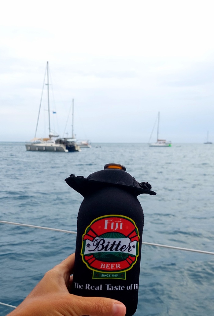 Вот так вот :)
Лучше бы по всему миру не фиджийскую воду продавали, а пиво, что тоже вода, но со вкусом 😉