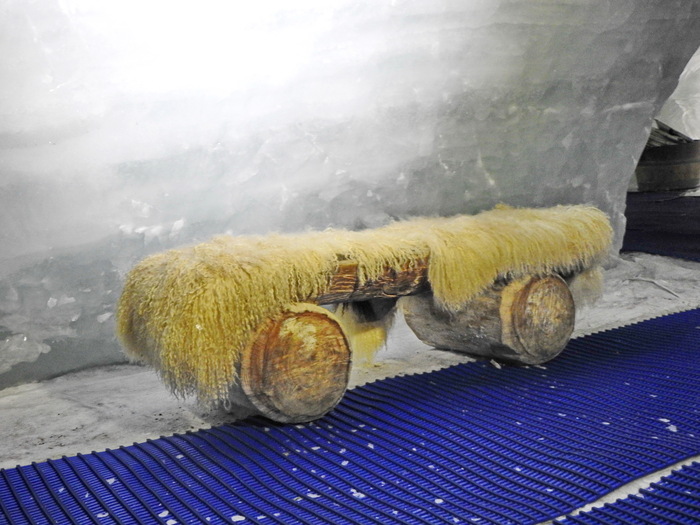 Устали? Можно присесть, отдохнуть. И продолжим...