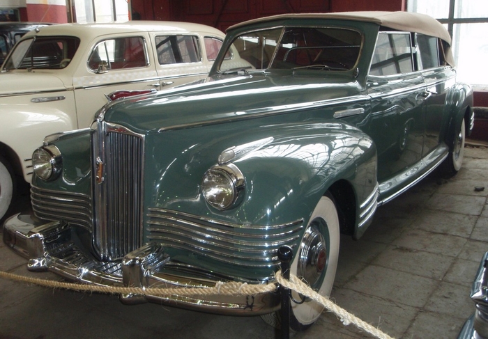 На фото: ЗИЛ 110Б