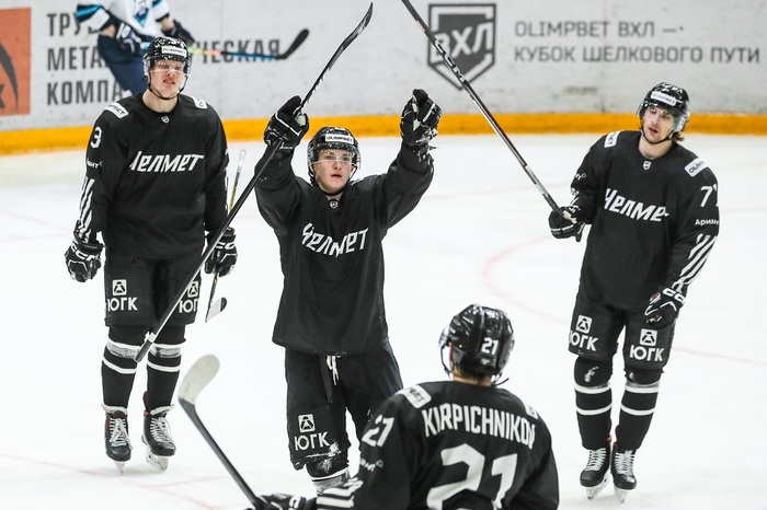 ВХЛ 23/24. «Нападающие хорошо действовали под воротами, защитники набрасывали, мы добивали». Кирилл Кадышев о победе над «Норильском» (5:2)