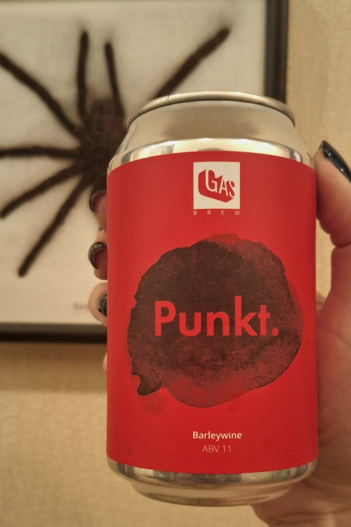 Алкоголь 11%, плотность 27,5%, горечь не указана, рейтинг на "тапке" 3.77, стоимость в районе 300₽