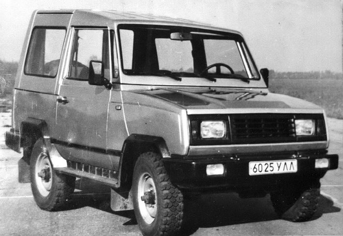 Гражданский УАЗ-3171 со съемной жесткой крышей.