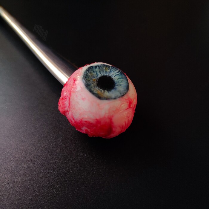 диаметр глаза: 3.5 см