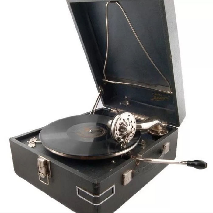 Советский патефон