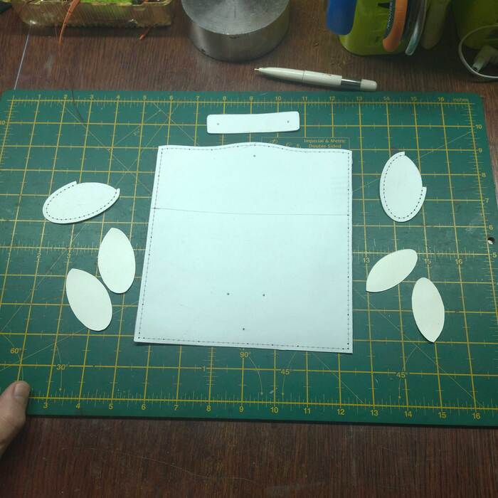 Выкройки очечника из кожи.