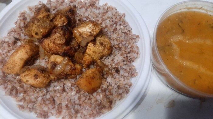 греча с курой и чечевичный суп КБЖУ 766\65\18\84