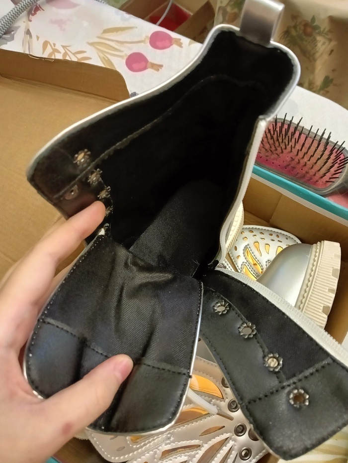 Никаких маркировок...нигде...