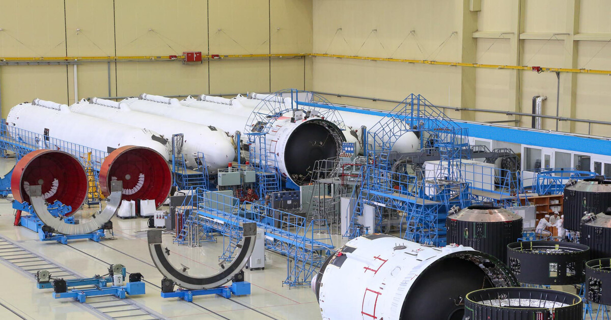 Полет ангары с восточного. Ракета Ангара Омск. Ракета Ангара а5. Омская ракета. Омская ракета Тойота.