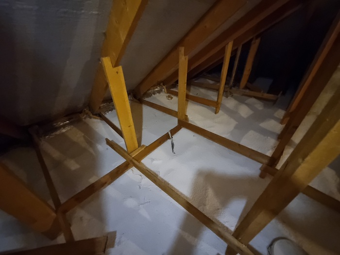 Как-то закрепили подпорки