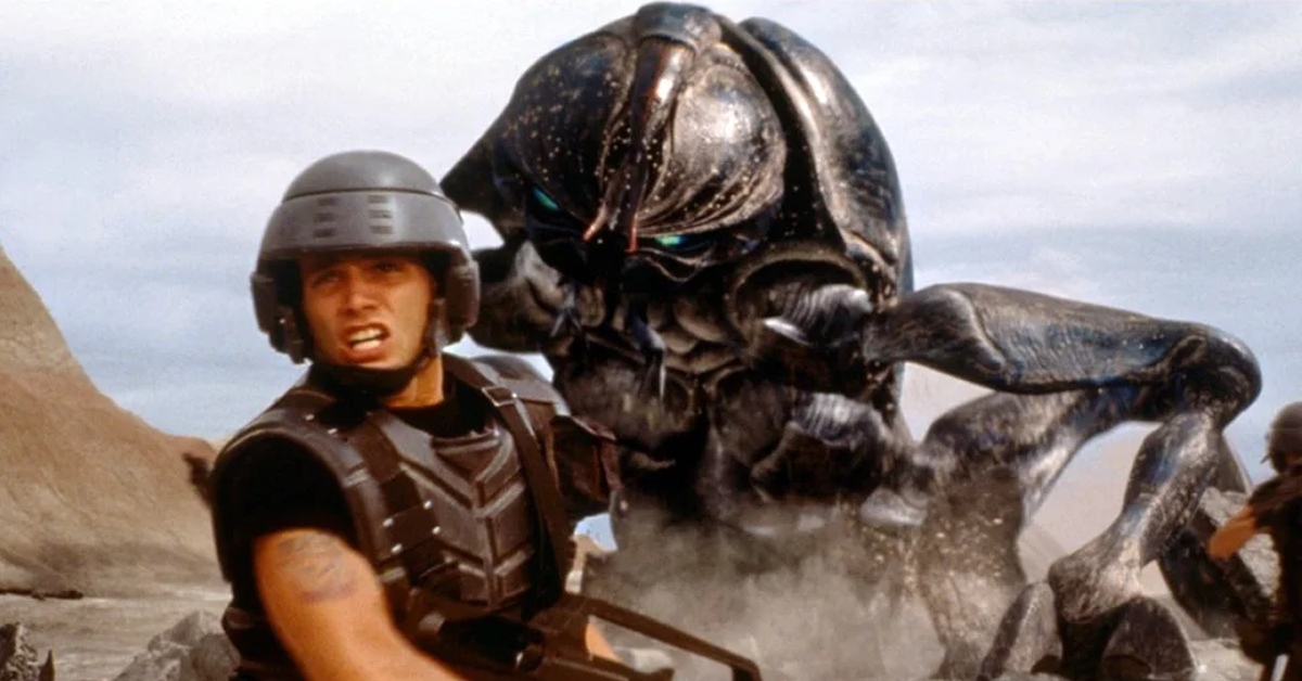 космический десантник высаживается на планету