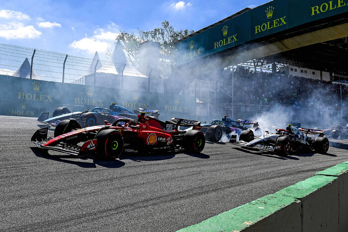 Середина пелотона на втором старте гонки