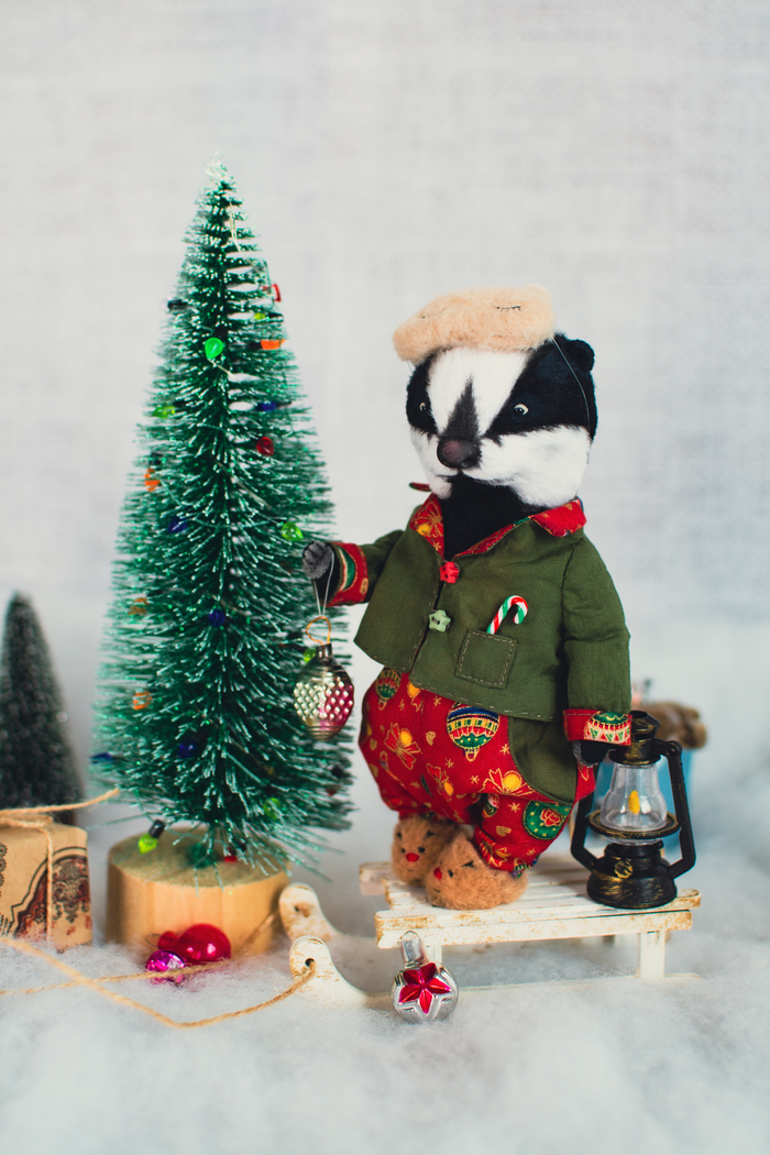 Сама я больше всего люблю барсучков. И шить, и вообще такие они очаровательные получаются всегда. Особенно в этих пушистых тапках и масках для сна.