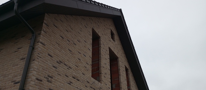 Подшивка металлическим софитом