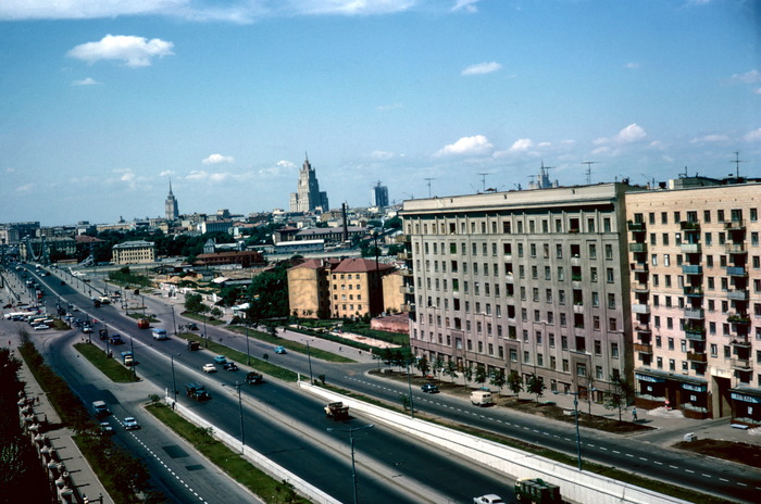 Крымский Вал.