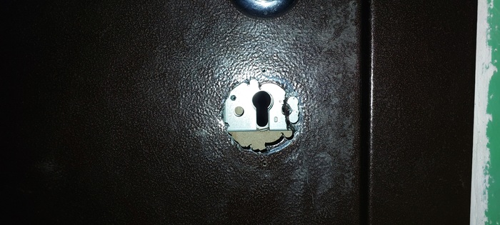 Служба вскрытия замков. Установка брони | Пикабу