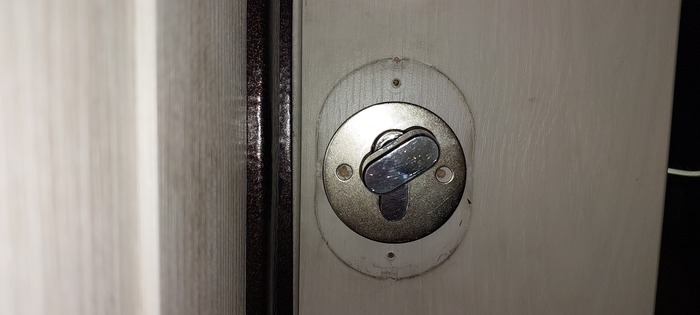 Служба вскрытия замков. Установка брони | Пикабу