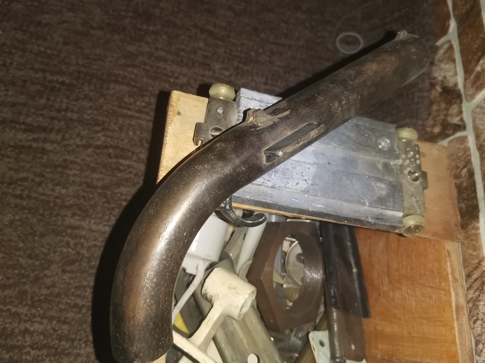 Что это такое, осталось от прошлых хозяев квартиры, тяжёлый будто из ...