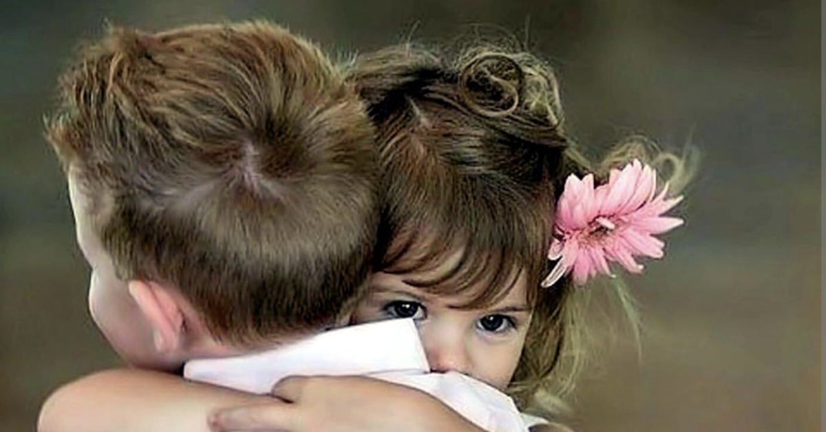 Любите детей сегодня. Детская любовь самая искренняя. Любовь детей к Тогучину. Любовь к детям что взамен.