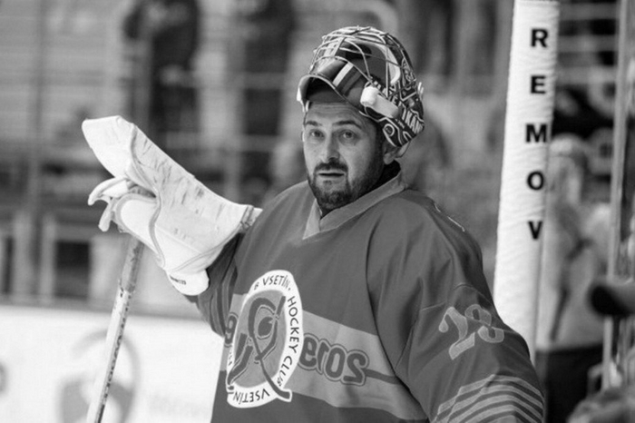 Умер чешский вратарь, олимпийский чемпион по хоккею 1998 года Роман Чехманек