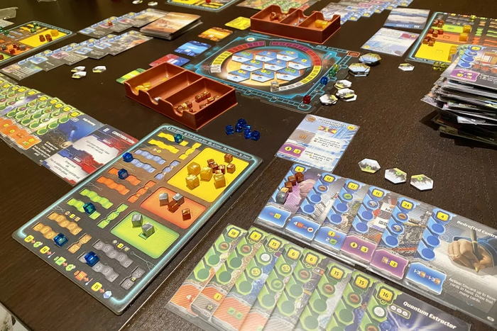 «Покорение Марса. Экспедиция «Арес» (изображение с сайта <!--noindex--><a href="https://pikabu.ru/story/top_100_nastolnyikh_igr_ot_mistera_lisa_3531_mesta_10825842?u=http%3A%2F%2Fboardgamegeek.com&t=boardgamegeek.com&h=9d63b2cdc996790a2ec86c4155af2e2ef2a3d62a" title="http://boardgamegeek.com" target="_blank" rel="nofollow noopener">boardgamegeek.com</a><!--/noindex-->)