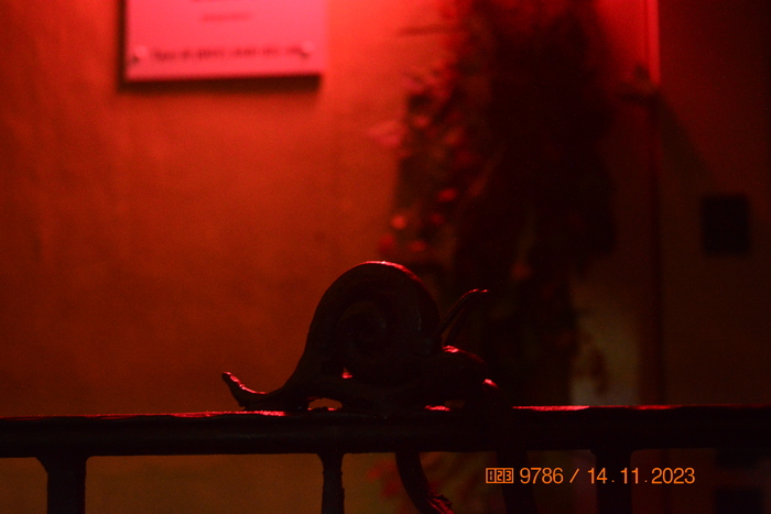 Особенно в цвете подсветки смотрится очень атмосферно...