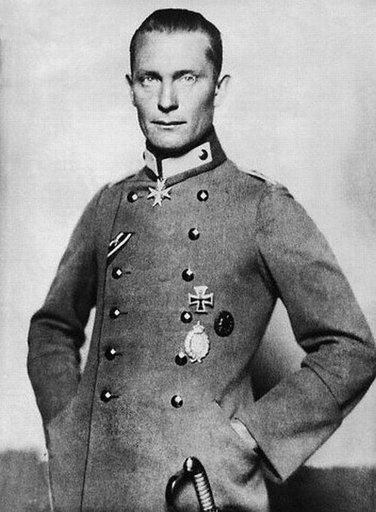        -,          .   "Pour le merite".