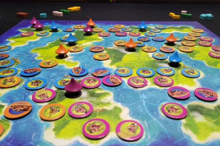 «Голубая лагуна» (изображение с сайта <!--noindex--><a href="https://pikabu.ru/story/top_100_nastolnyikh_igr_ot_mistera_lisa_3026_mesta_10844428?u=http%3A%2F%2Fboardgamegeek.com&t=boardgamegeek.com&h=9d63b2cdc996790a2ec86c4155af2e2ef2a3d62a" title="http://boardgamegeek.com" target="_blank" rel="nofollow noopener">boardgamegeek.com</a><!--/noindex-->)