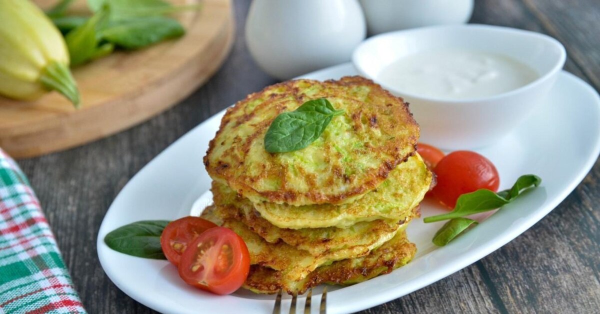 Самый простой и вкусный рецепт драников. Оладьи из цукини. Кабачковые оладьи "а-ля пирожки". Оладьи из кольраби. Кабачковые оладьи с манкой.