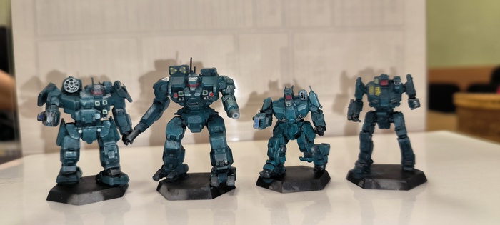 Слева направо: Thunderbolt TDR-5SE, Warhammer WHM-6Db, Wolverine WVR-7M, Shadow hawk SHD-5M