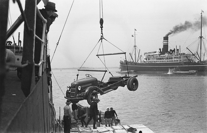 1936 ���, �������� ����� ��������� Toyota G1 ��� �������� � �����. ��� ����� ������ ������� � ������� Toyota � ������������� �� ��� ���������������������� �����