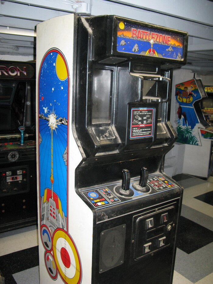 Релизная версия игрового автомата с перископом