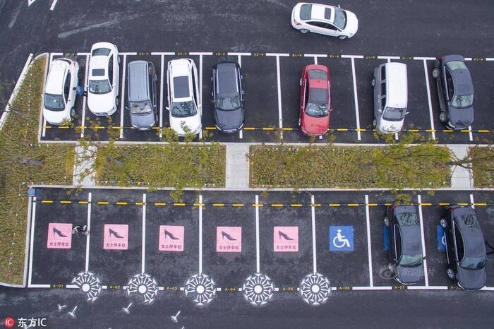 В Китае есть парковочные места только для женщин